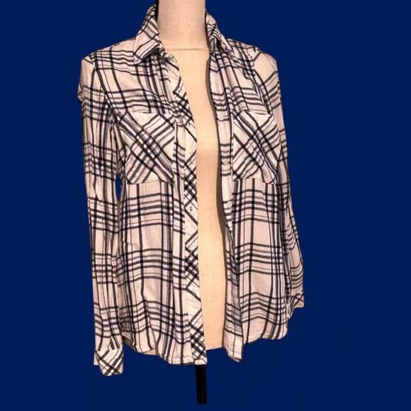 Cotton Navy & White BButton-up Plaid Women's Flannel - Picture 4 of 5